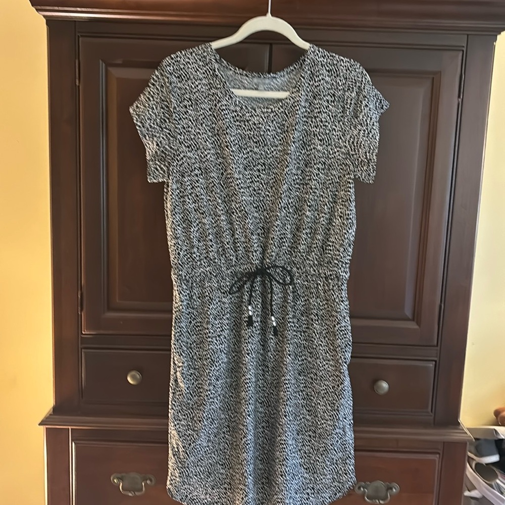 M T by Talbots light and airy athletic dress cinch waist peekaboo shoulder